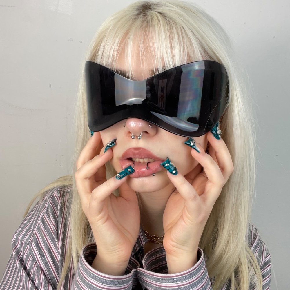 O/S - Futuristic Black Sunglasses